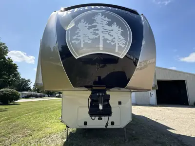 2015 Thor REDWOOD 38FL photo 5