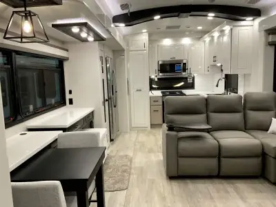 2026 Jayco Pinnacle 38FBRK photo 9