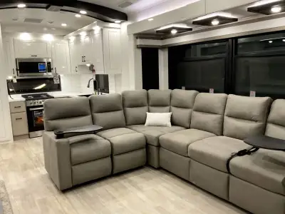2026 Jayco Pinnacle 38FBRK photo 8