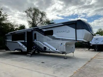 2026 Jayco Pinnacle 38FBRK photo 4