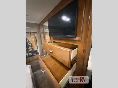 2015 Thor Motor Coach Four Winds Super C 35SK photo 36