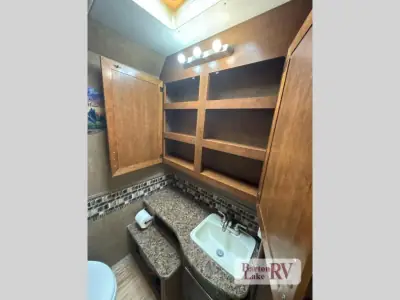 2015 Thor Motor Coach Four Winds Super C 35SK photo 31