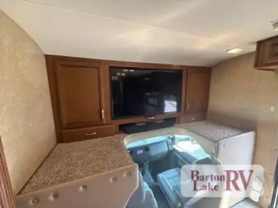 2015 Thor Motor Coach Four Winds Super C 35SK photo 5
