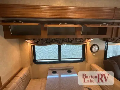 2015 Thor Motor Coach Four Winds Super C 35SK photo 24