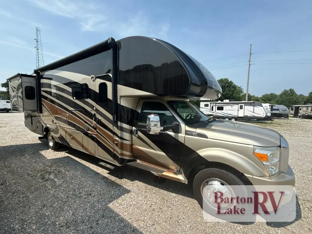 2015 Thor Motor Coach Four Winds Super C 35SK exterior