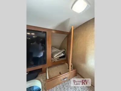 2015 Thor Motor Coach Four Winds Super C 35SK photo 7