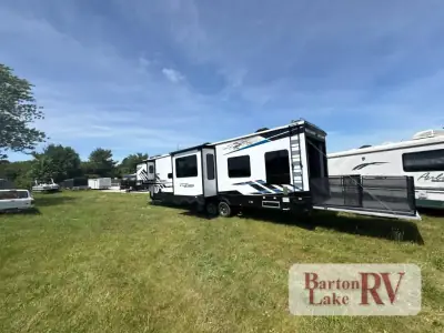 2023 Keystone Fuzion 421 photo 39