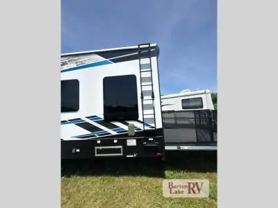 2023 Keystone Fuzion 421 photo 40