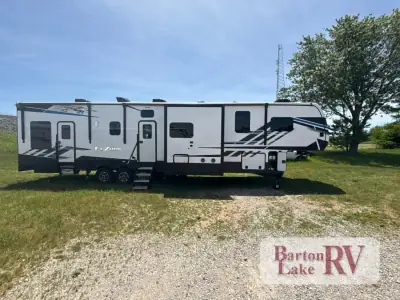 2023 Keystone Fuzion 421
