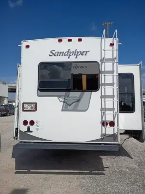 2010 Forest River Sandpiper 356RL photo 17