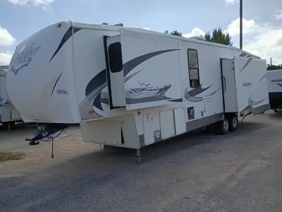 2010 Forest River Sandpiper 356RL photo 2