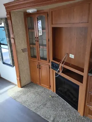 2010 Forest River Sandpiper 356RL photo 9