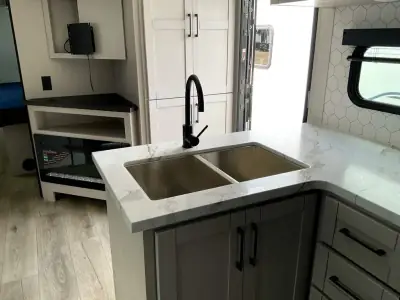 2026 Jayco Jay Feather 29BHB photo 15