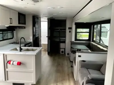 2026 Jayco Jay Feather 29BHB photo 7