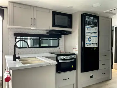 2026 Jayco Jay Feather 29BHB photo 12