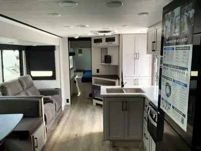 2026 Jayco Jay Feather 29BHB photo 10