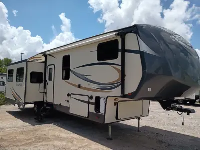 2017 Forest River Salem Hemisphere Lite 346RK photo 3