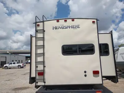 2017 Forest River Salem Hemisphere Lite 346RK photo 18