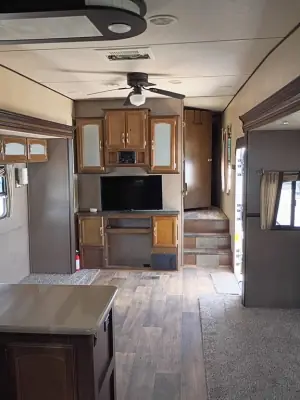2017 Forest River Salem Hemisphere Lite 346RK photo 8