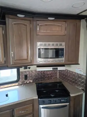 2017 Forest River Salem Hemisphere Lite 346RK photo 11