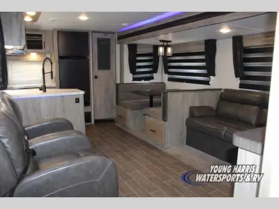 2020 Cherokee By Forest River Cherokee ALPHA WOLF 27RK-L photo 3