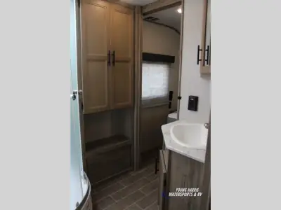 2020 Cherokee By Forest River Cherokee ALPHA WOLF 27RK-L photo 12