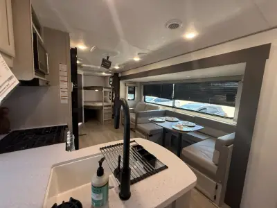 2027 Coachmen Catalina Legacy Edition 273DBHCK photo 10