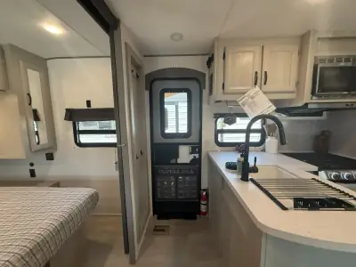 2027 Coachmen Catalina Legacy Edition 273DBHCK photo 62