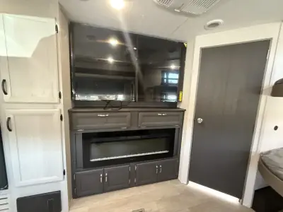 2027 Coachmen Catalina Legacy Edition 273DBHCK photo 43