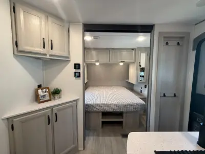 2027 Coachmen Catalina Legacy Edition 273DBHCK photo 11
