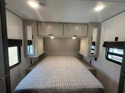 2027 Coachmen Catalina Legacy Edition 273DBHCK photo 13