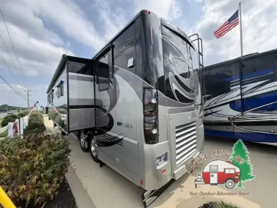 2013 Itasca Ellipse 42QD photo 4