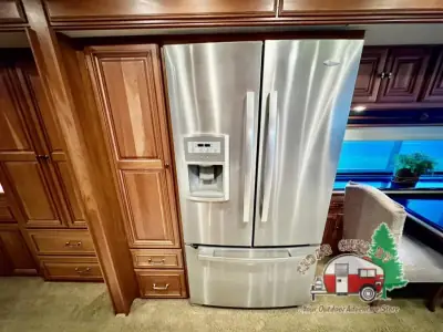 2013 Itasca Ellipse 42QD photo 18