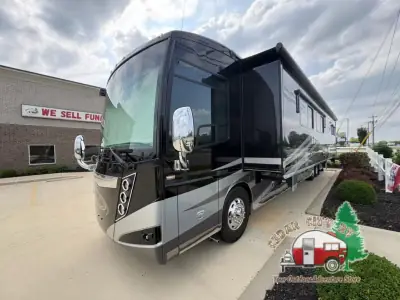 2013 Itasca Ellipse 42QD photo 3