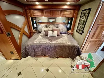 2013 Itasca Ellipse 42QD photo 21