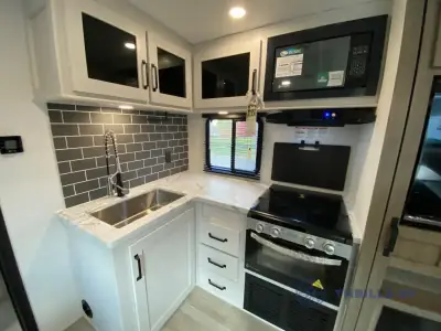 2026 Palomino Solaire 2430BHS photo 47