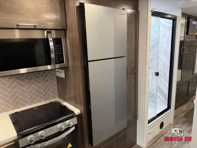 2026 Entegra Coach Esteem 29V photo 17