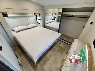 2026 Coachmen Chaparral 298RLS photo 32
