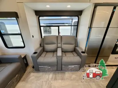 2026 Coachmen Chaparral 298RLS photo 31