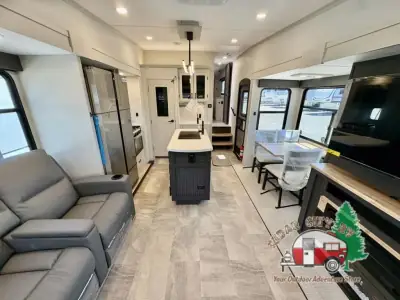 2026 Coachmen Chaparral 298RLS photo 19