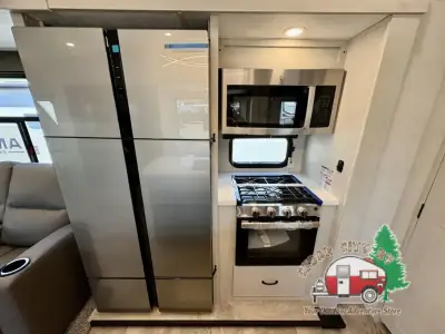 2026 Coachmen Chaparral 298RLS photo 20
