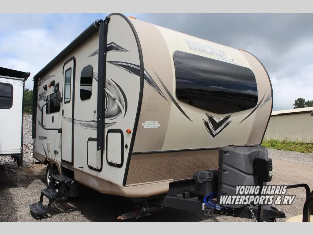 2019 Forest River Flagstaff 21DS exterior