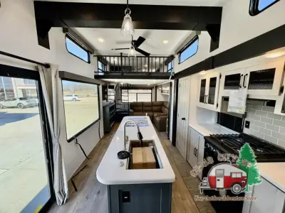 2026 Forest River Puma Vista 423LFT photo 12