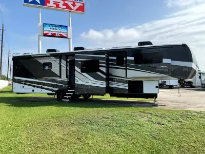 2026 Jayco North Point 382FLRB photo 42