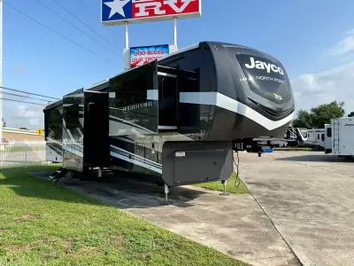 2026 Jayco North Point 382FLRB photo 3