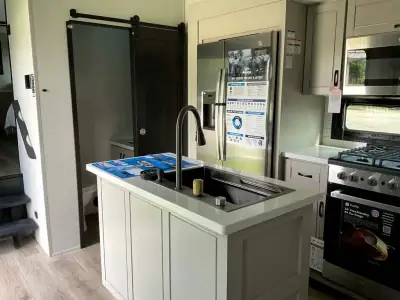 2026 Jayco North Point 382FLRB photo 8