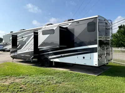 2026 Jayco North Point 382FLRB photo 40