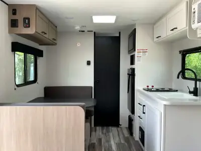 2026 Jayco JAY FLIGHT SLX 170FQW photo 6