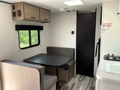 2026 Jayco JAY FLIGHT SLX 170FQW photo 8