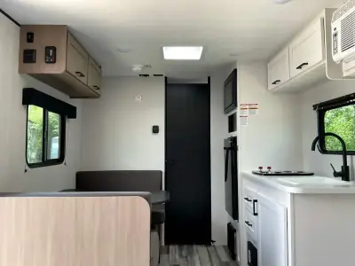 2026 Jayco JAY FLIGHT SLX 170FQW photo 5